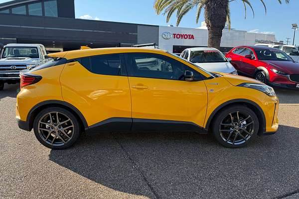 2022 Toyota C-HR GR Sport ZYX10R