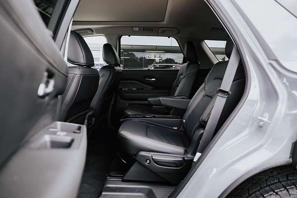2024 Nissan Pathfinder Ti-L R53