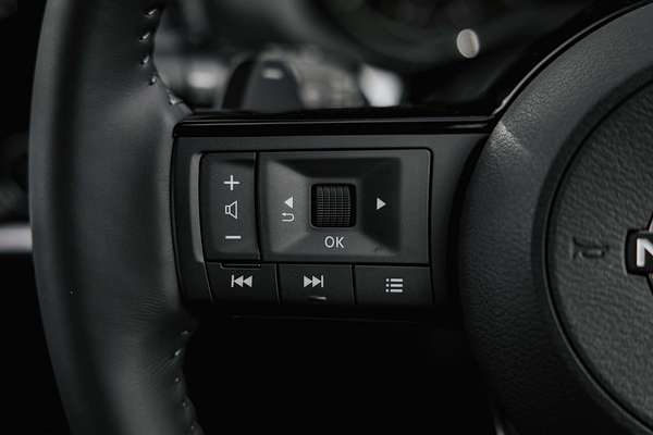 2024 Nissan Pathfinder ST-L R53
