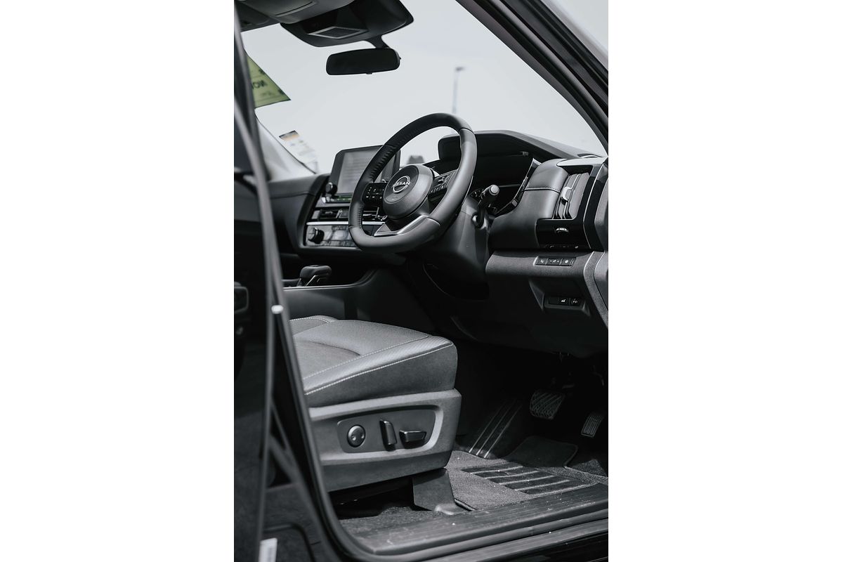 2024 Nissan Pathfinder ST-L R53