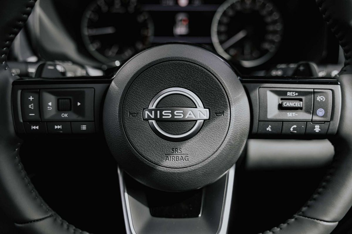 2024 Nissan Pathfinder ST-L R53