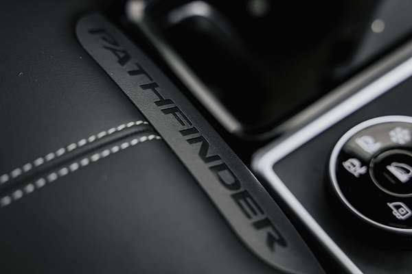2024 Nissan Pathfinder ST-L R53