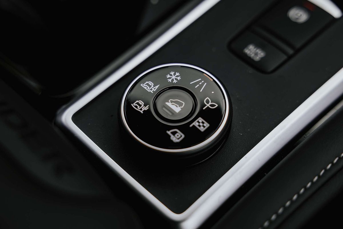 2024 Nissan Pathfinder ST-L R53