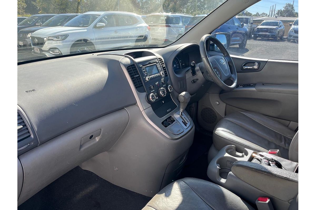 2014 Kia Grand Carnival Si VQ