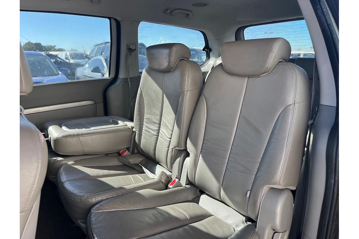 2014 Kia Grand Carnival Si VQ