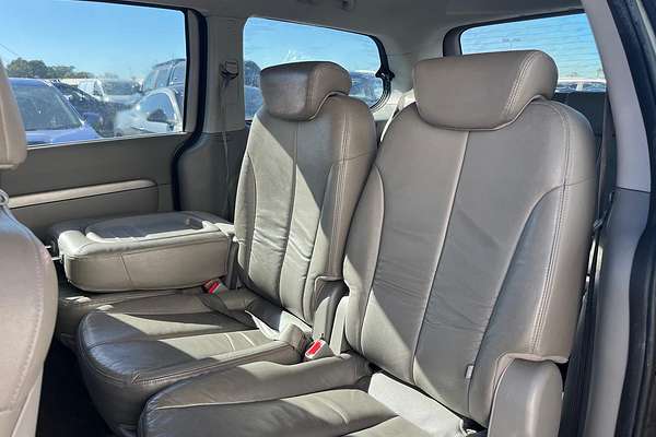 2014 Kia Grand Carnival Si VQ
