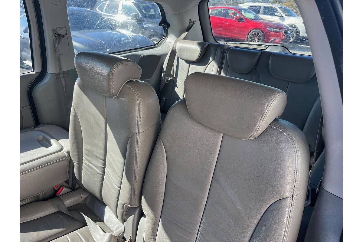 2014 Kia Grand Carnival Si VQ