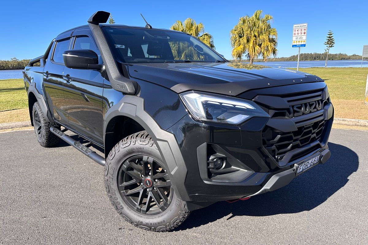 2024 Isuzu D-MAX BLADE 4X4