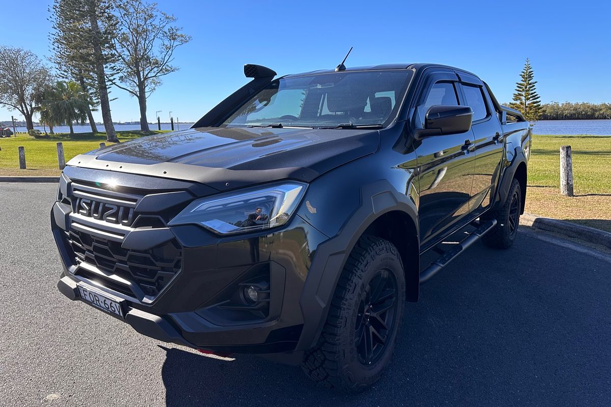 2024 Isuzu D-MAX BLADE 4X4