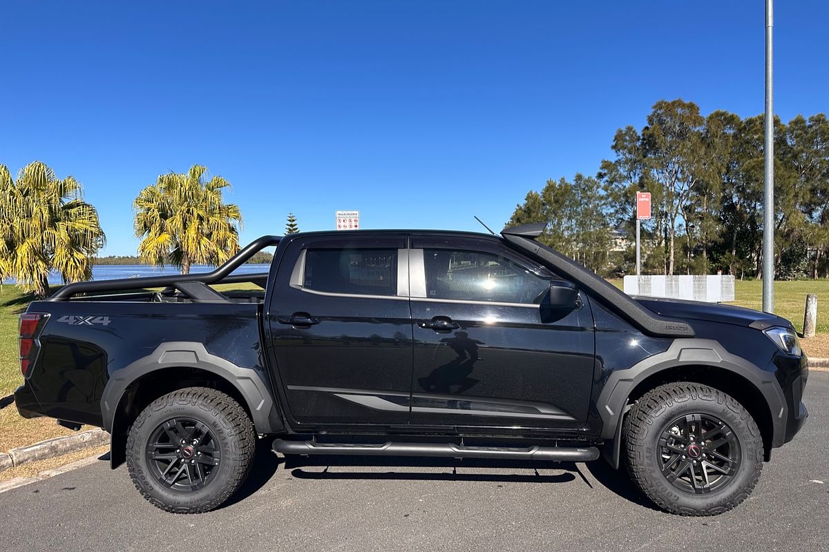 2024 Isuzu D-MAX BLADE 4X4