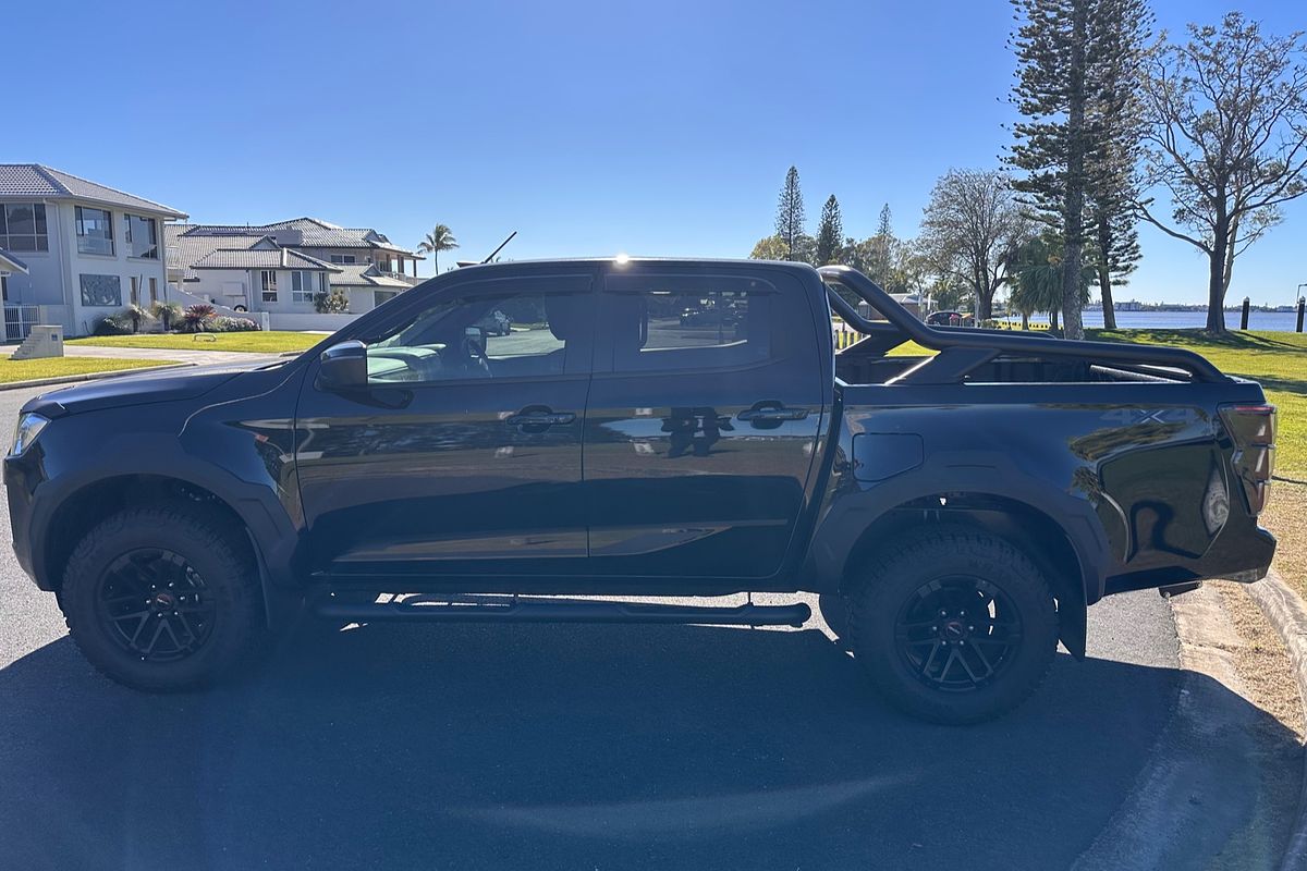 2024 Isuzu D-MAX BLADE 4X4