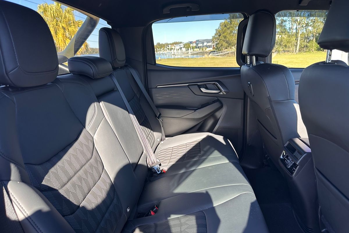 2024 Isuzu D-MAX BLADE 4X4