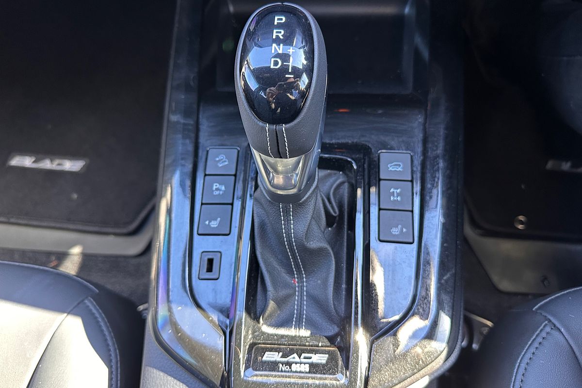 2024 Isuzu D-MAX BLADE 4X4