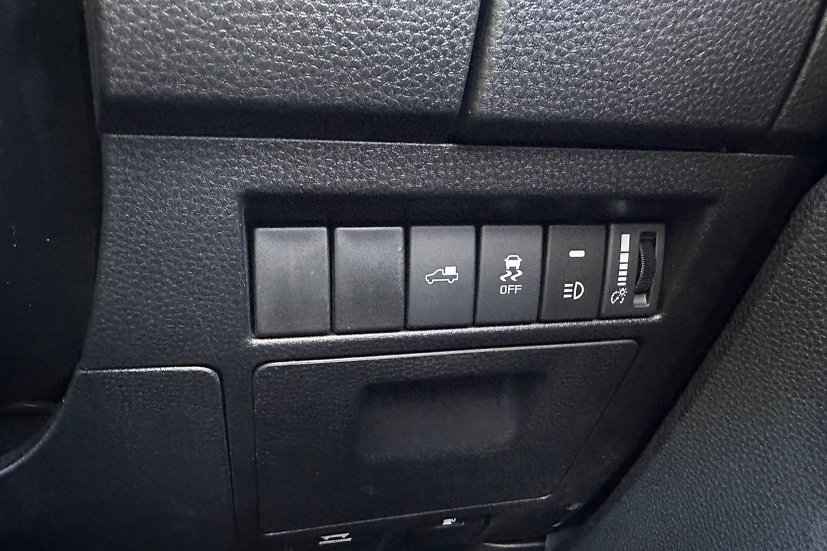 2024 Isuzu D-MAX BLADE 4X4