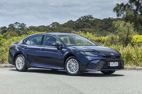 2025 Toyota Camry Ascent AXVH80R