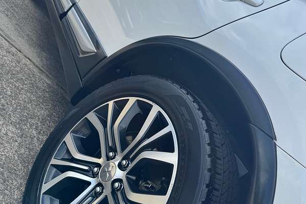 2017 Mitsubishi Outlander LS ZK