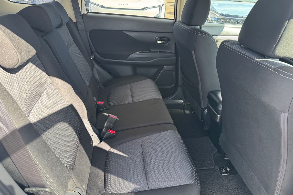 2017 Mitsubishi Outlander LS ZK