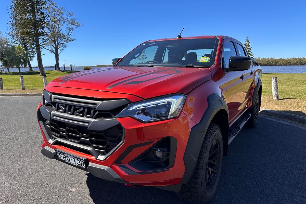 2024 Isuzu D-MAX BLADE 4X4