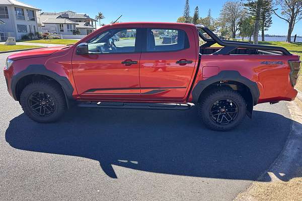 2024 Isuzu D-MAX BLADE 4X4