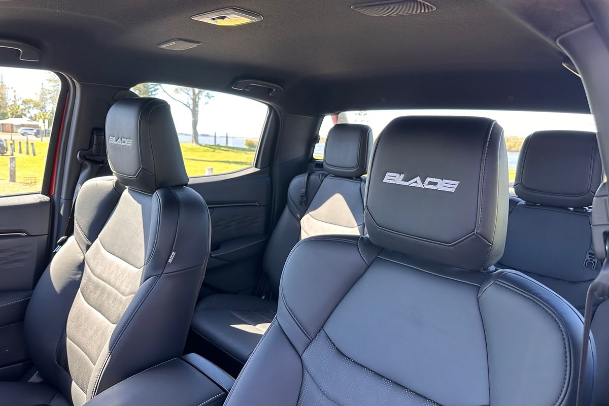 2024 Isuzu D-MAX BLADE 4X4