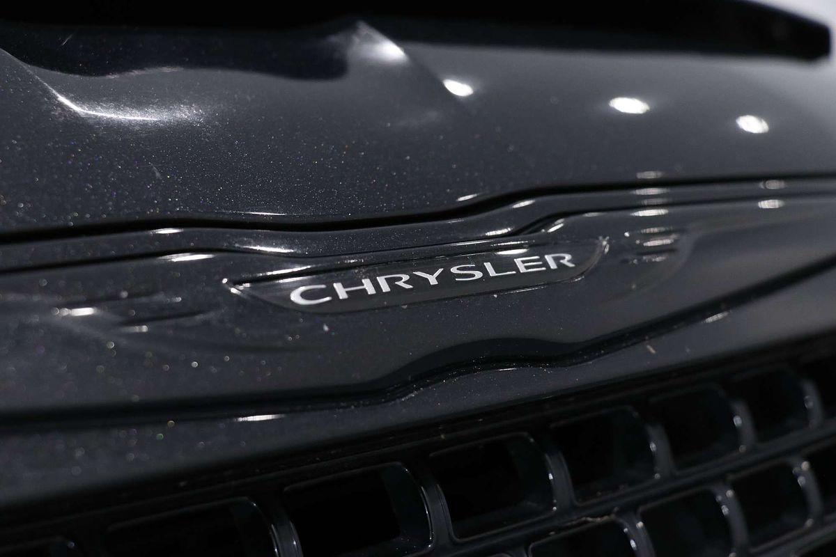 2013 Chrysler 300 SRT-8 Core LX