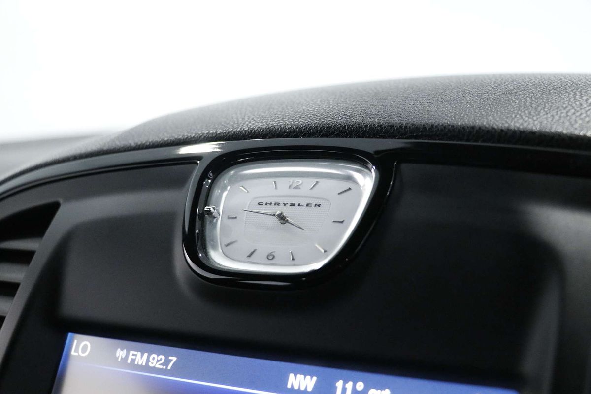 2013 Chrysler 300 SRT-8 Core LX