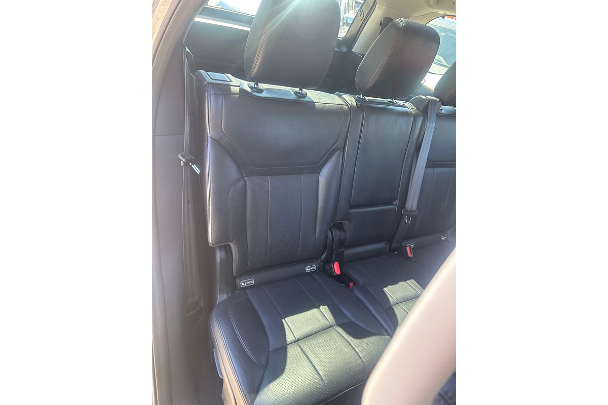 2018 Land Rover Discovery TD6 HSE Luxury Series 5