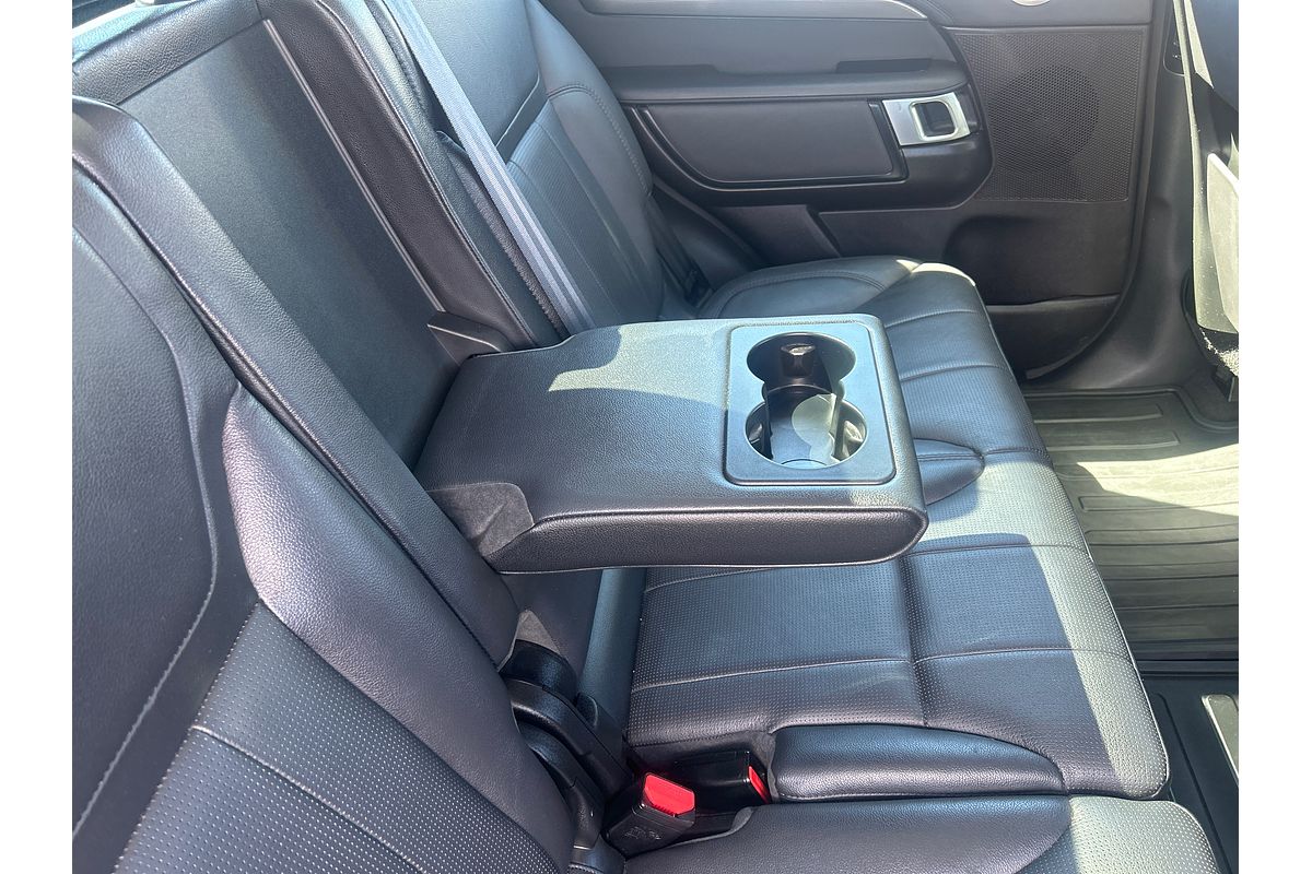 2018 Land Rover Discovery TD6 HSE Luxury Series 5