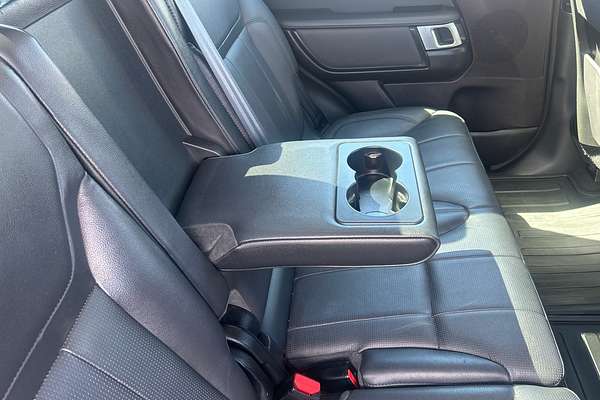 2018 Land Rover Discovery TD6 HSE Luxury Series 5
