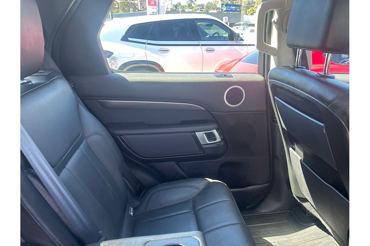 2018 Land Rover Discovery TD6 HSE Luxury Series 5