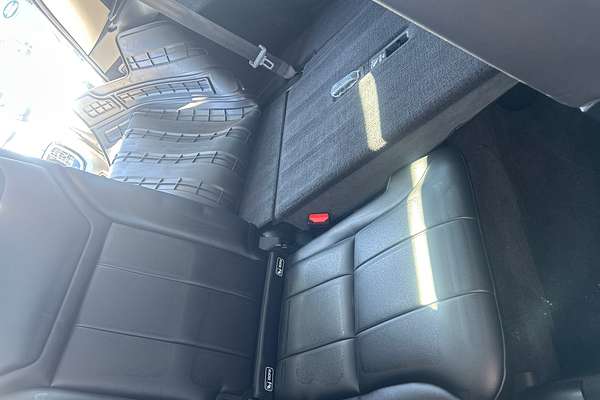 2018 Land Rover Discovery TD6 HSE Luxury Series 5