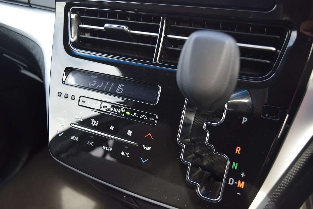 2016 Toyota Tarago GLX ACR50R