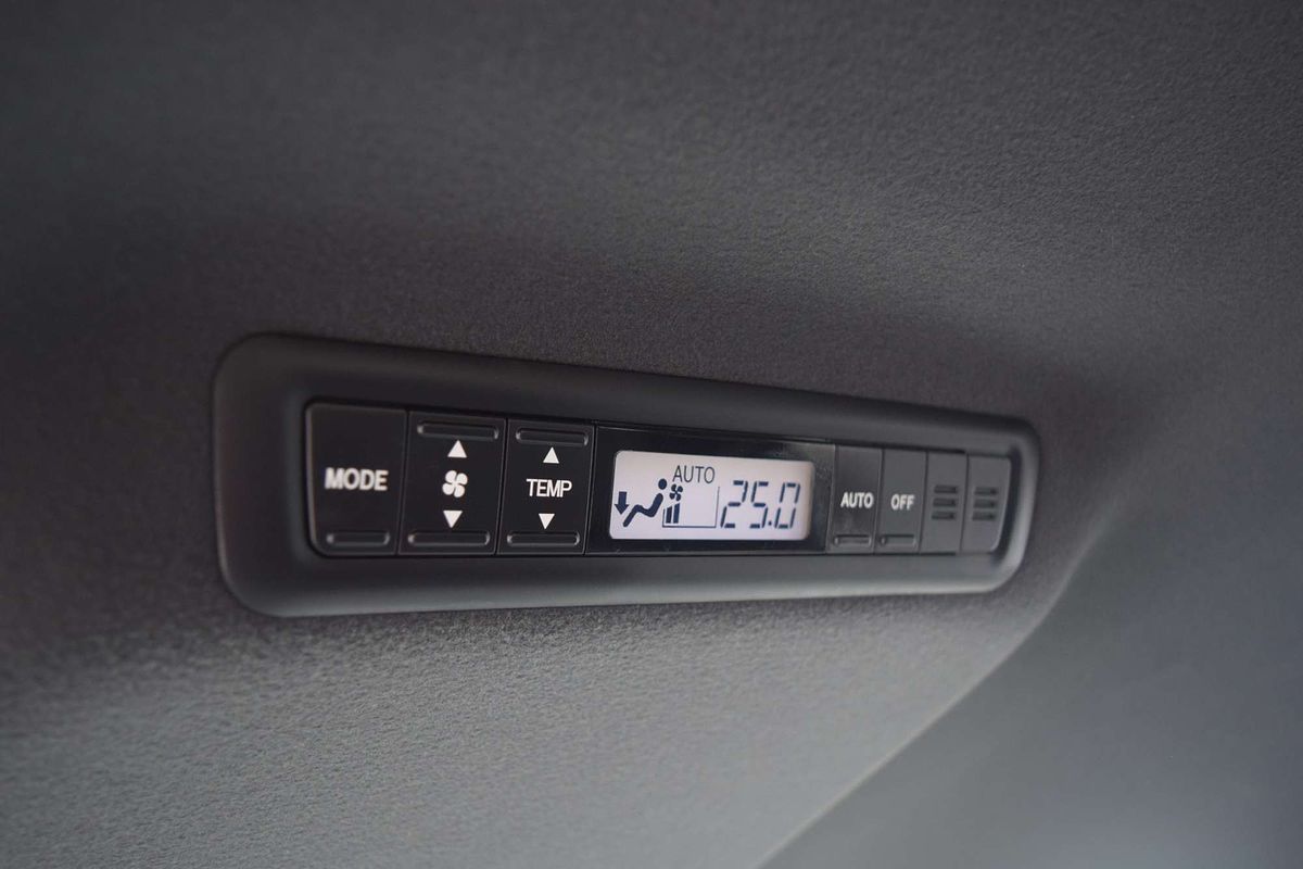 2016 Toyota Tarago GLX ACR50R