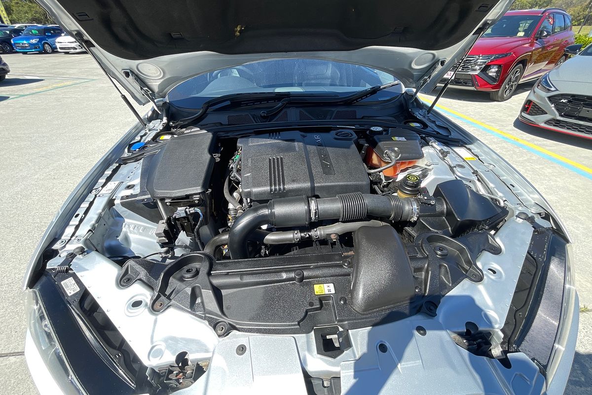 2015 Jaguar XF R-Sport X250
