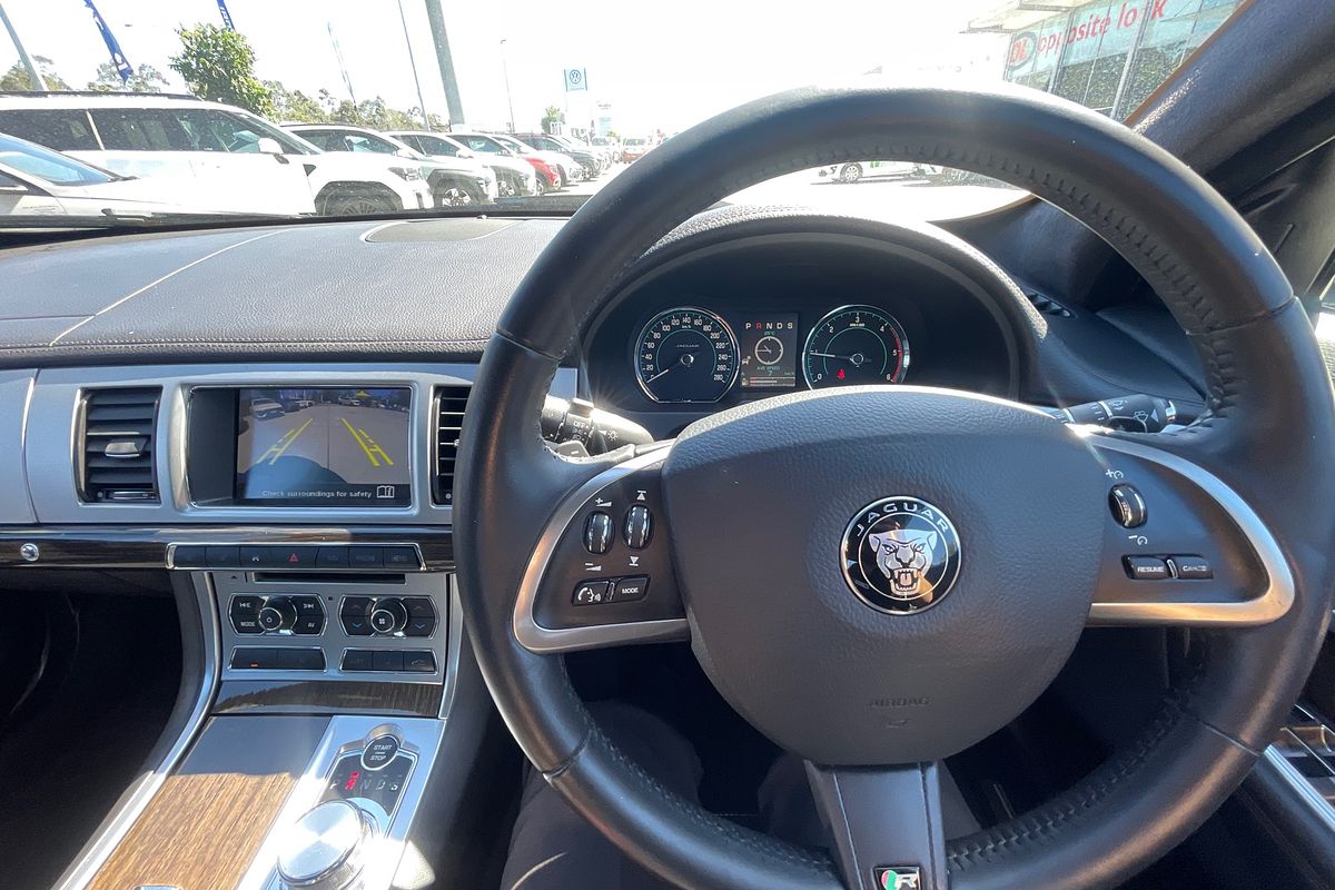 2015 Jaguar XF R-Sport X250