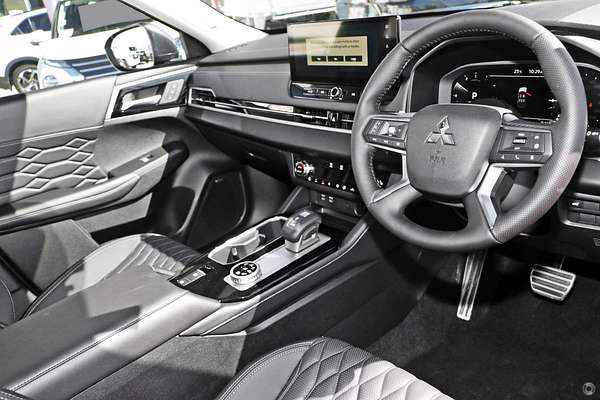 2025 Mitsubishi Outlander Exceed ZM AWD