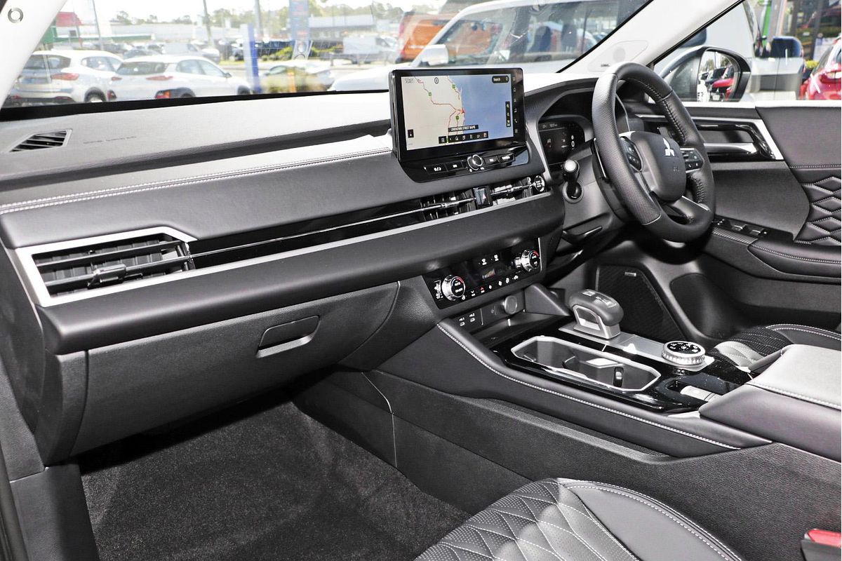 2025 Mitsubishi Outlander Exceed ZM AWD