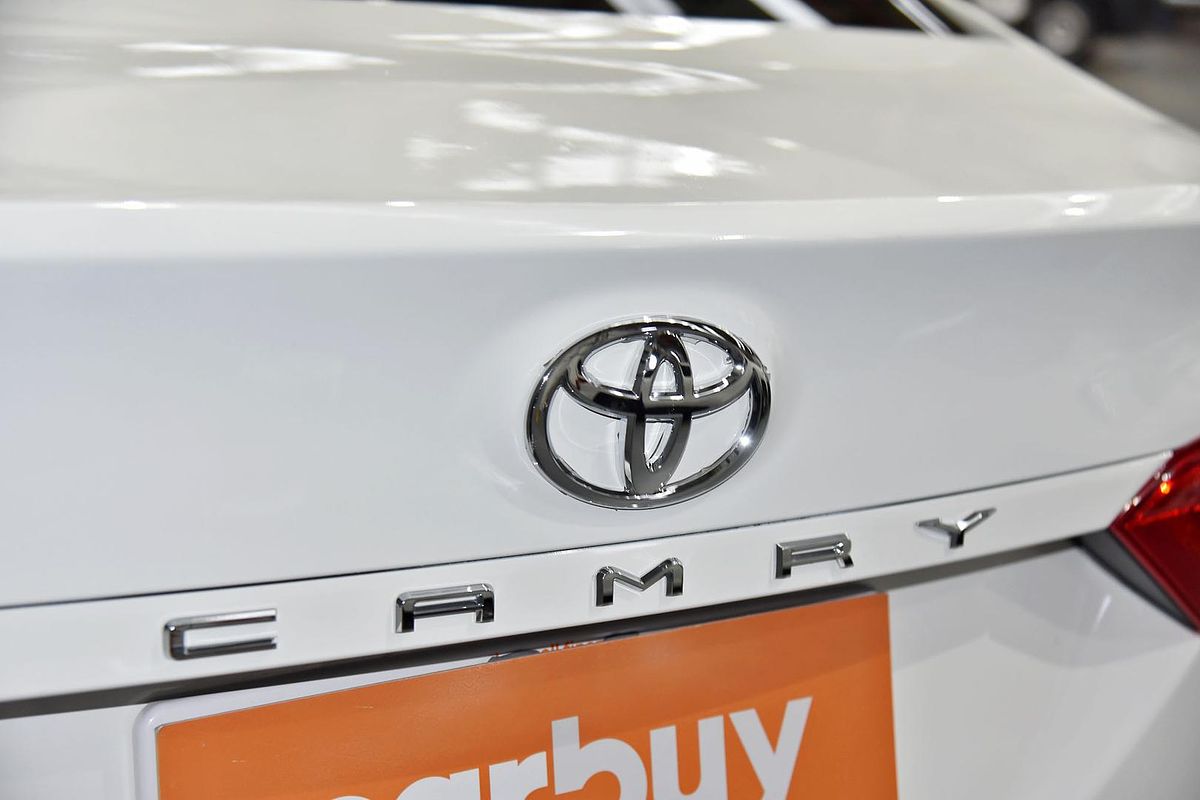 2018 Toyota Camry Ascent ASV70R