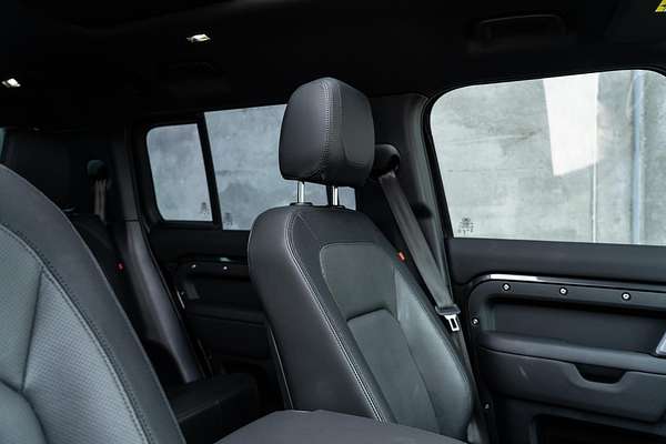 2024 Land Rover Defender 130 D300 X-Dynamic SE L663