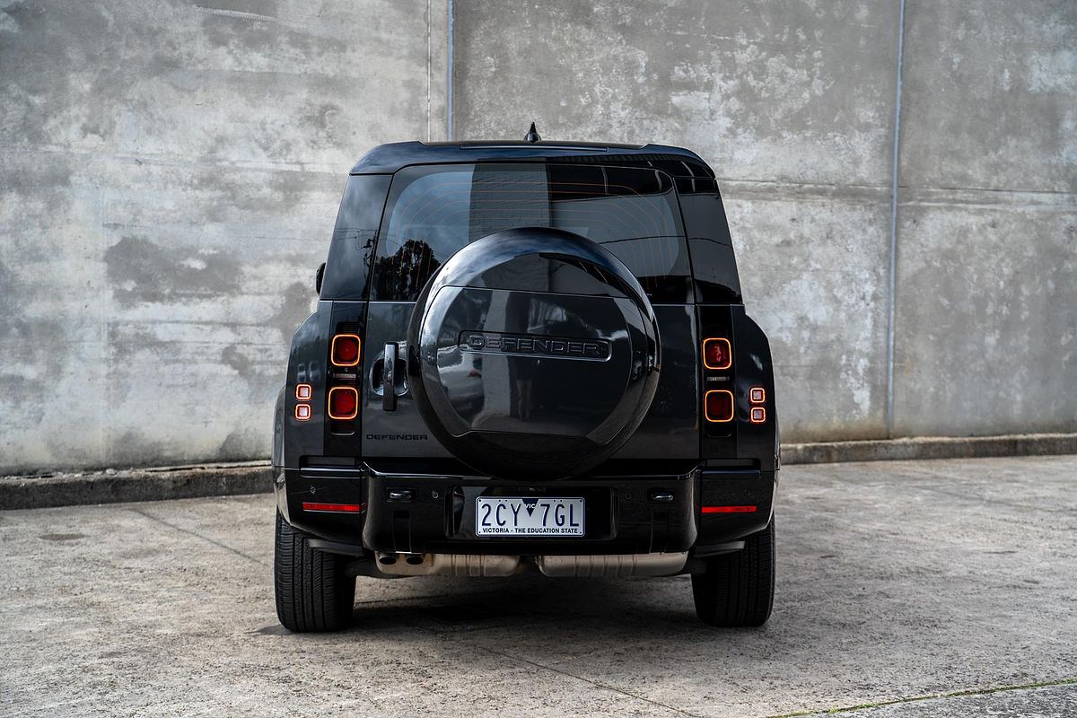 2024 Land Rover Defender 130 D300 X-Dynamic SE L663