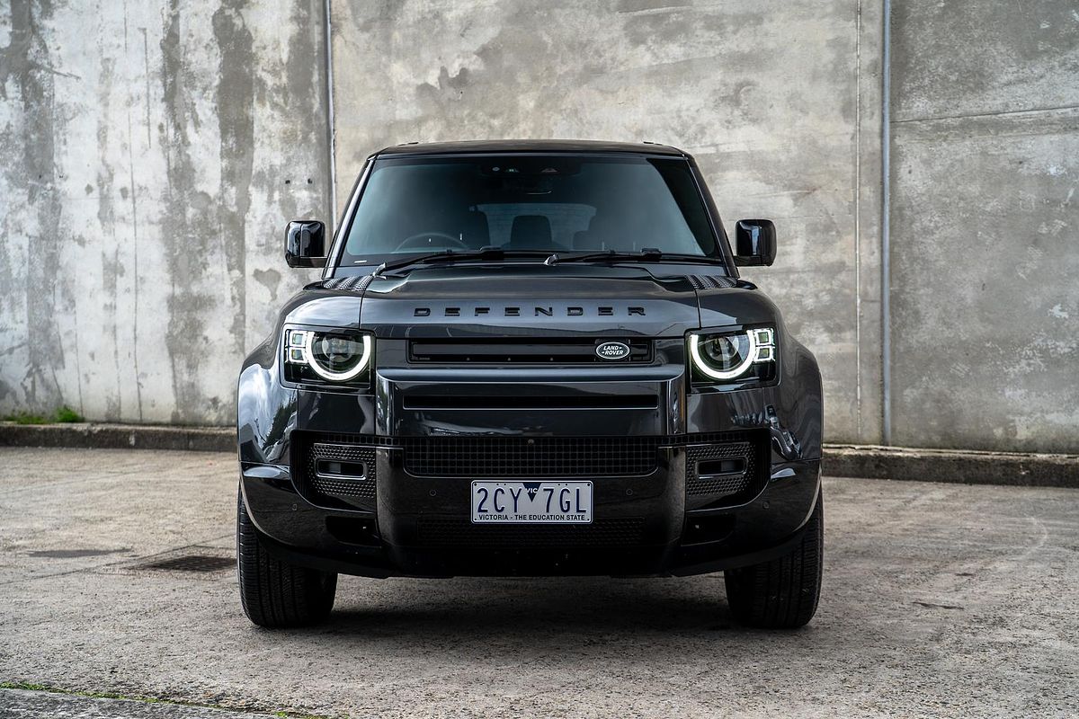 2024 Land Rover Defender 130 D300 X-Dynamic SE L663
