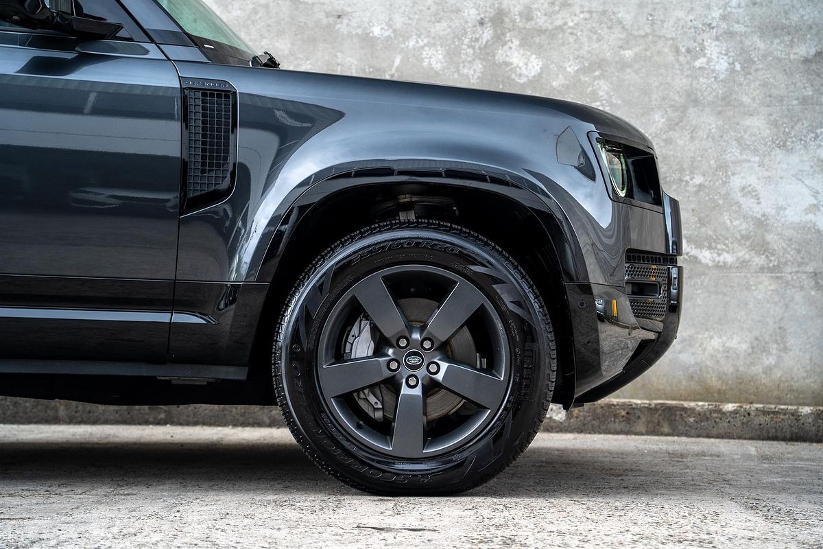 2024 Land Rover Defender 130 D300 X-Dynamic SE L663