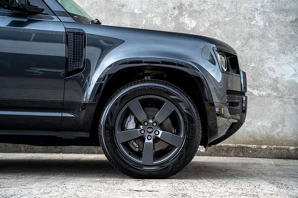 2024 Land Rover Defender 130 D300 X-Dynamic SE L663