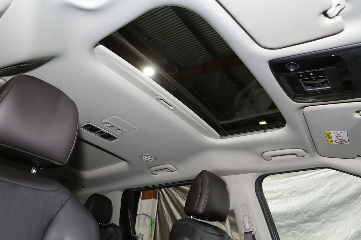 2023 Kia Carnival Platinum KA4