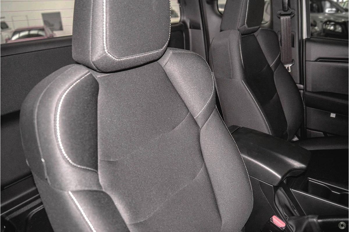 2025 Isuzu D-MAX SX 4X4