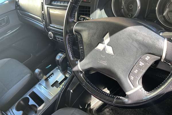 2007 Mitsubishi Pajero R NS