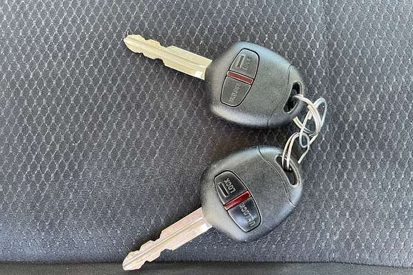 2007 Mitsubishi Pajero R NS
