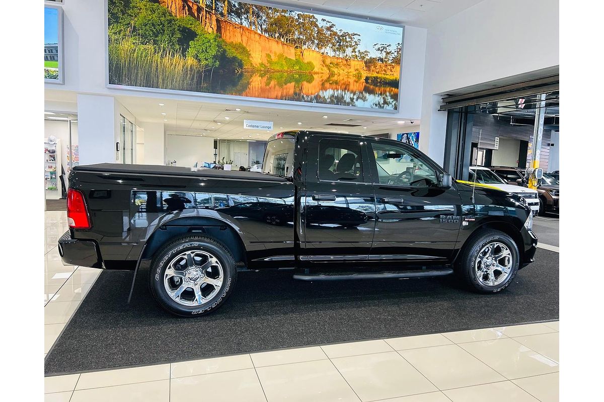 2022 RAM 1500 Express DS 4X4 SWB