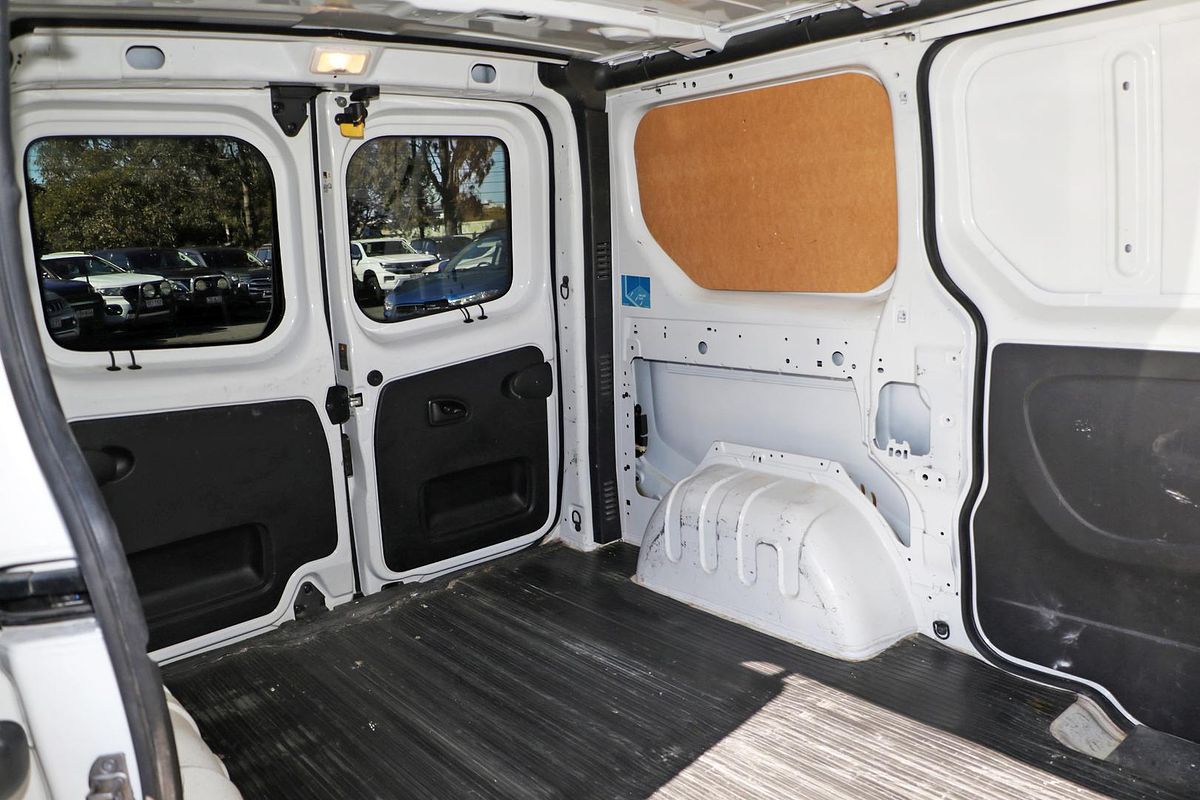 2021 Mitsubishi Express GLX SN SWB