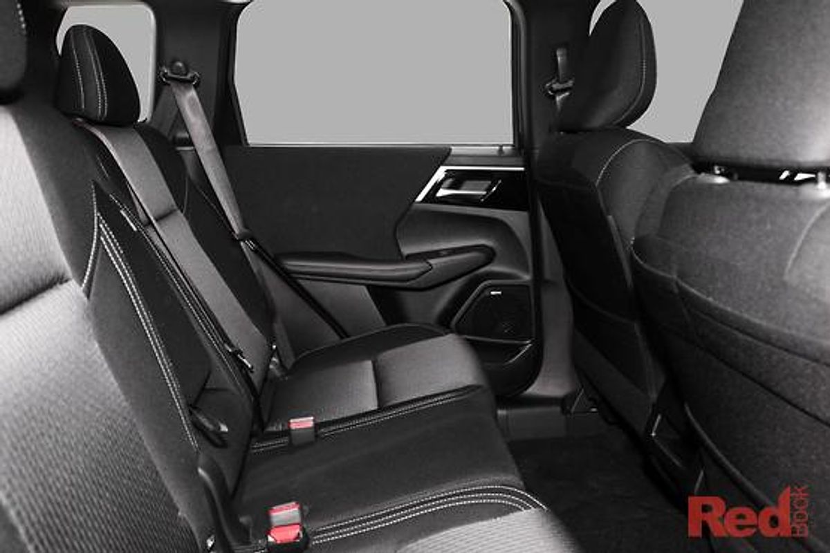 2025 Mitsubishi Outlander ES ZM